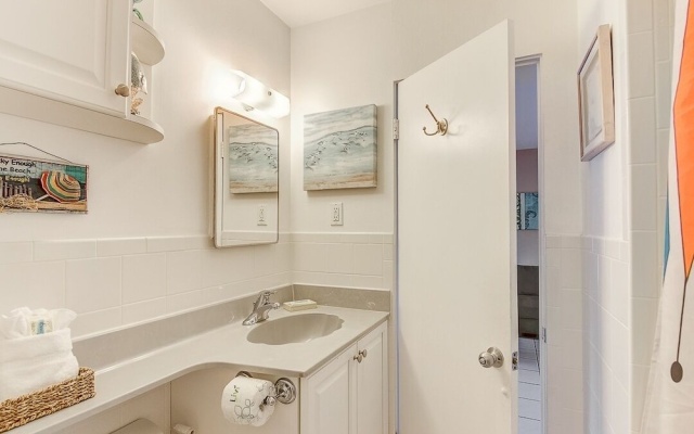 photo 5 of Aloha Kai Unit 1 2 Bedrooms 1.5 Bathroom Apts
