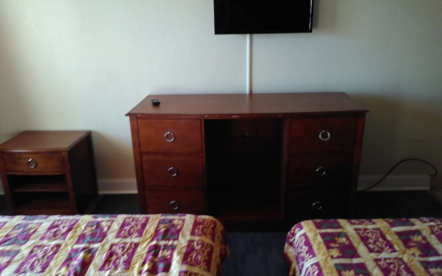 photo 2 of Aloha Motel