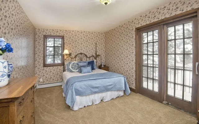 photo 3 of Alpine Creek #6 4 Bedrooms 4.5 Bathrooms Home