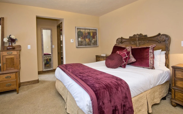 photo 5 of Alpine Creek #6 4 Bedrooms 4.5 Bathrooms Home