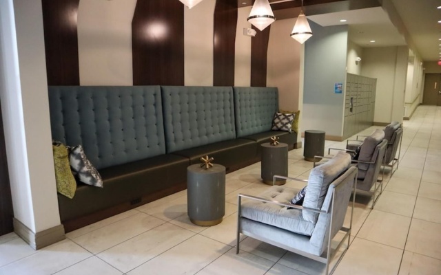 photo 2 of Amazing 1 Bed Apartment with fast wifi,parking gym and pool!