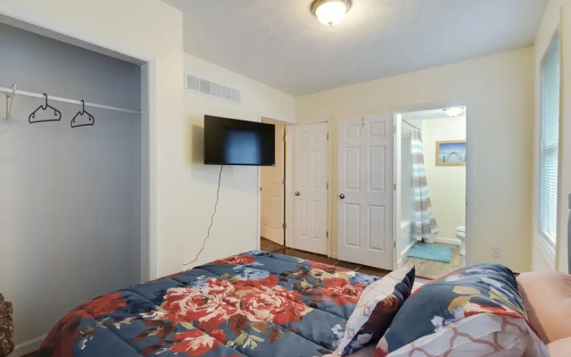 photo 4 of Amazing Centrally Located Apt Combo Near Uc, Hospital And Zoo! 2 Bedroom Apts by Redawning