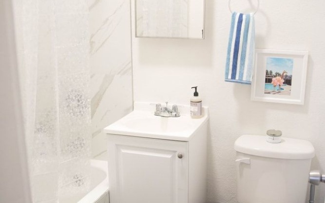photo 5 of Amazing Studio in Beverly Boulevard! Sleeps 3!