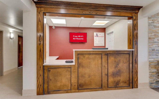 photo 2 of Red Roof Inn & Suites Newport – Middletown, RI