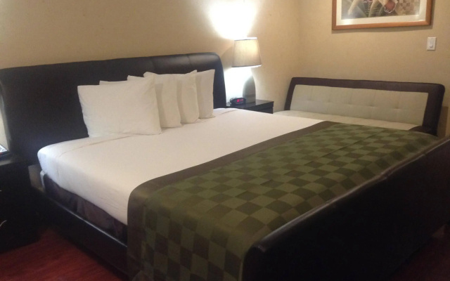 photo 5 of Ambassador Inn Alhambra