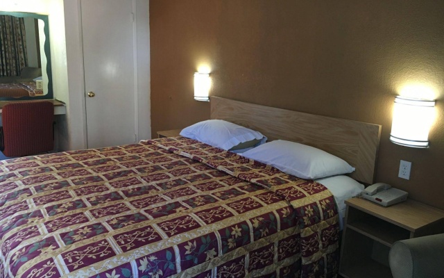 photo 3 of American Inn Ontario