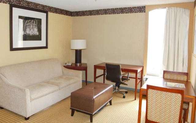 photo 3 of America's Airport Inn & Suites