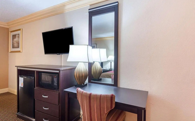 photo 3 of Americas Best Inn & Suites