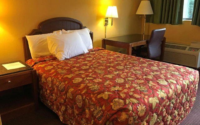 photo 3 of Days Inn by Wyndham York Alabama