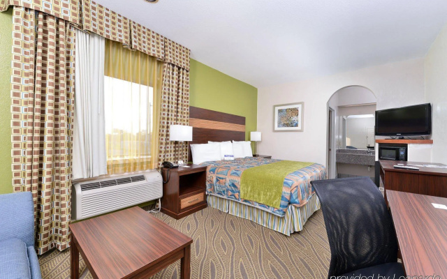 photo 3 of Americas Best Value Inn & Suites Houston Downtown