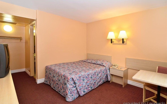 photo 3 of 圣路易斯美洲佳值套房酒店(Americas Best Value Inn and Suites St. Louis)