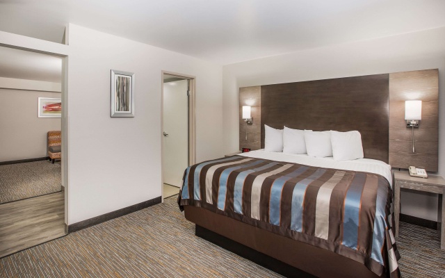 photo 5 of Wingate by Wyndham Louisville Fair and Expo