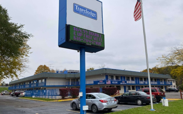photo 3 of Travelodge by Wyndham Grand Rapids North