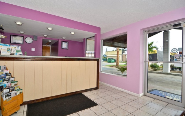 photo 2 of Americas Best Value Inn St. George, SC
