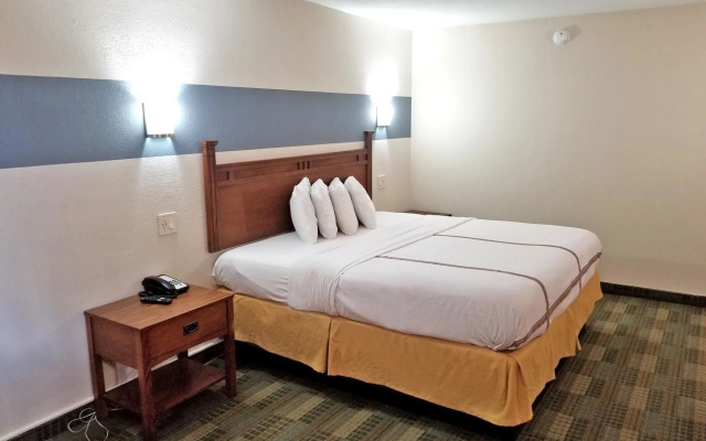 photo 5 of Americas Best Value Inn Marshall