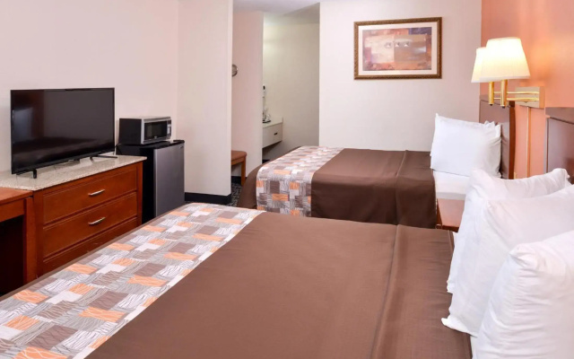 photo 3 of Americas Best Value Inn Sullivan