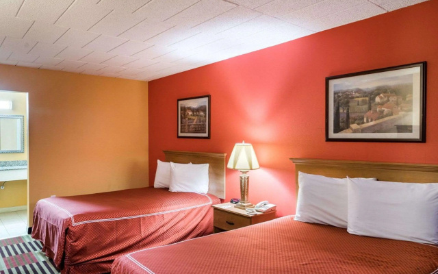 photo 5 of Rodeway Inn University Hotel
