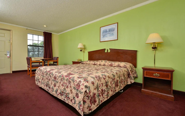 photo 5 of Americas Best Value Inn Camden