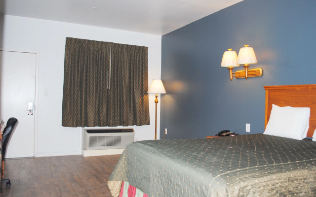 photo 3 of Bestway Inn