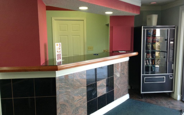 photo 2 of Crossroads Inn