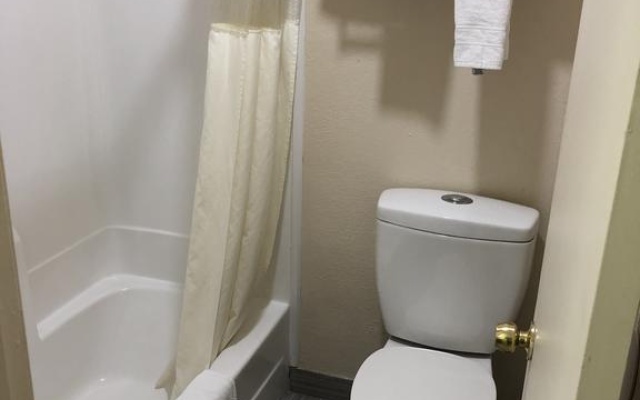 photo 5 of Crossroads Inn