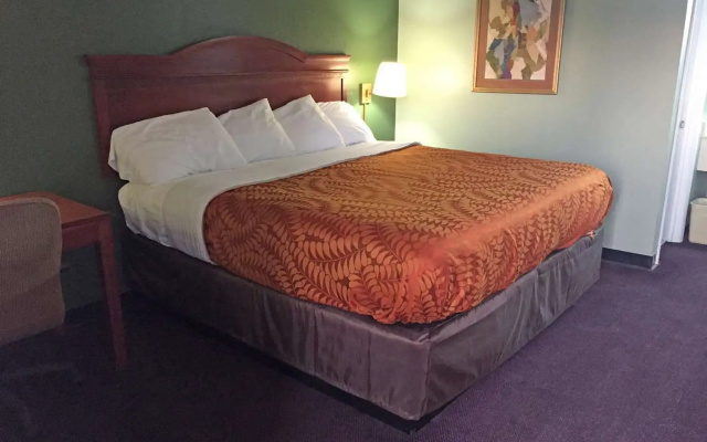 photo 4 of Americas Best Value Inn Manchester, TN