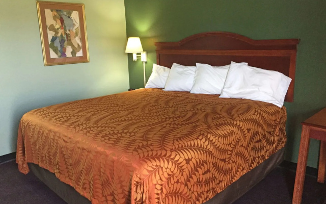 photo 5 of Americas Best Value Inn Manchester, TN