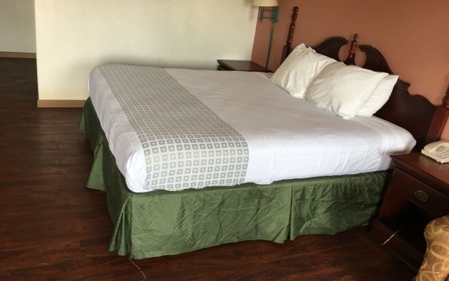 photo 4 of Americas Best Value Inn Marion, IL