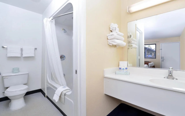 photo 4 of Americas Best Value Inn Wilmington