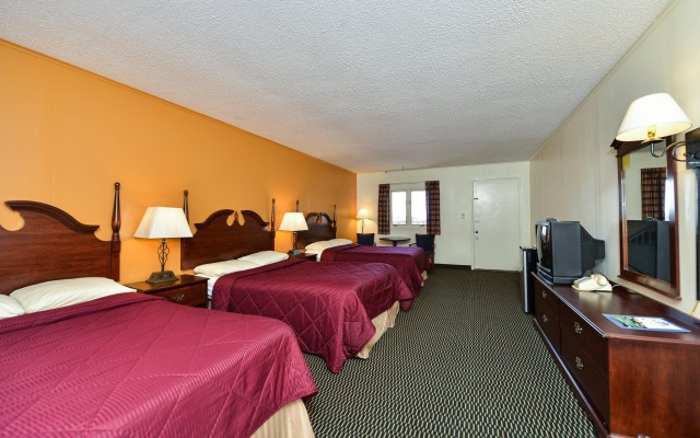 photo 2 of Soudersburg Motel