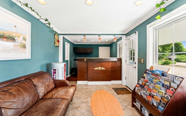 photo 2 of Americas Best Value Inn Stonington Mystic
