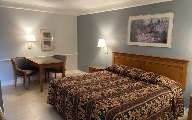 photo 3 of America's Inn - Houston