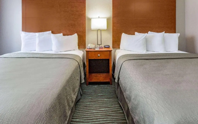 photo 2 of Americinn Des Moines-airport
