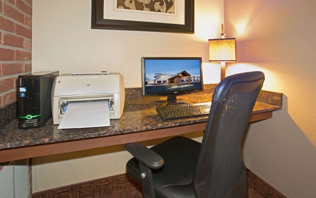 photo 3 of Americinn New London