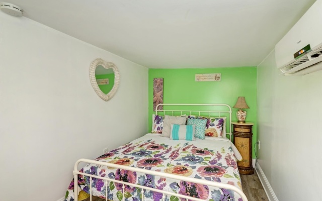 photo 4 of AMI Lighthouse Cottage-one Minute Walk To The Beach-keyless Locks