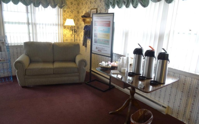 photo 3 of Amish Country Motel