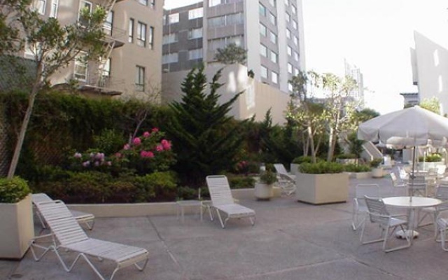 photo 5 of AMSI Nob Hill (AMSI-SF.DNLG9418)