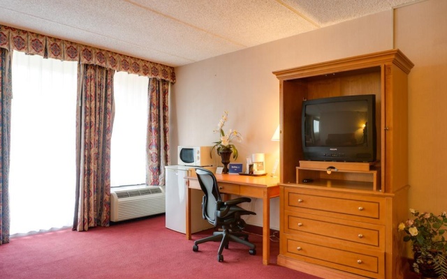 photo 5 of Howard Johnson by Wyndham Fullerton/Anaheim Conference Cntr