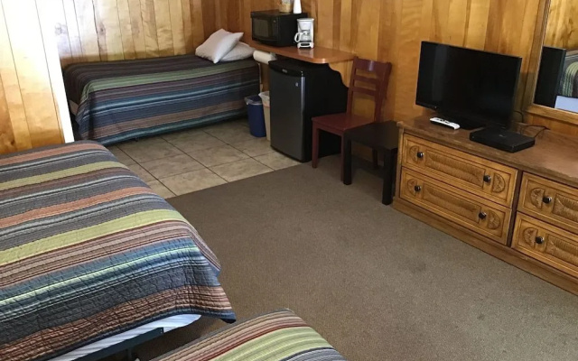 photo 2 of Andruss Motel