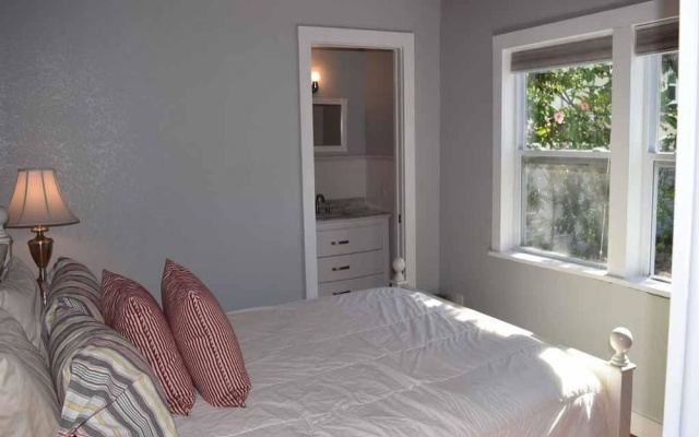 photo 4 of Anna's Cottage by RedAwning