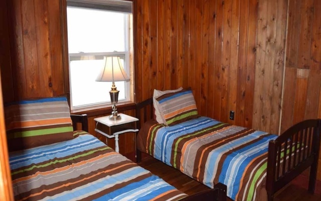 photo 5 of Anna's Cottage by RedAwning