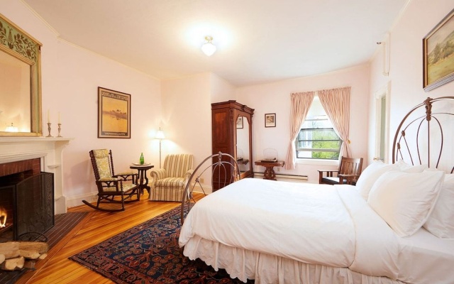 photo 4 of Apple Tree Inn