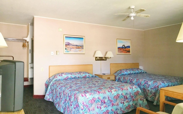photo 3 of Appletree Inn