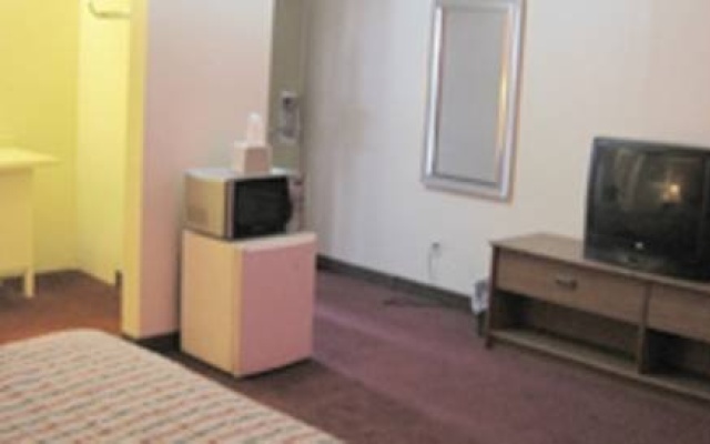 photo 5 of Aqua City Motel