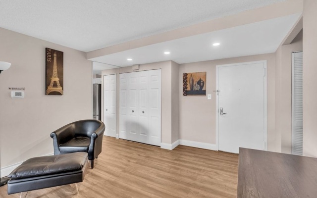 photo 4 of Arlington 2br/2ba Apartment In Crystal City 2 Bedroom Apts by RedAwning