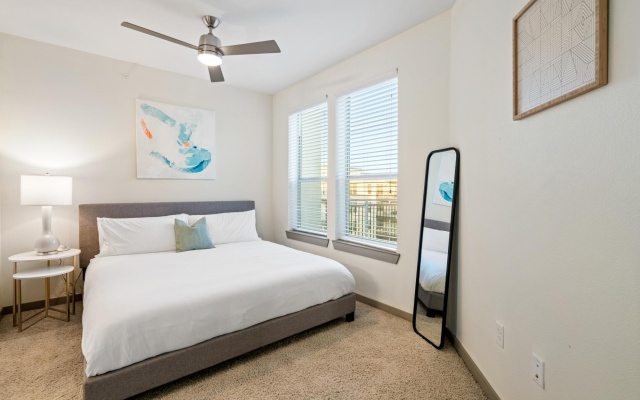 photo 3 of Arlington Artistic 2BD 2BA Apartment