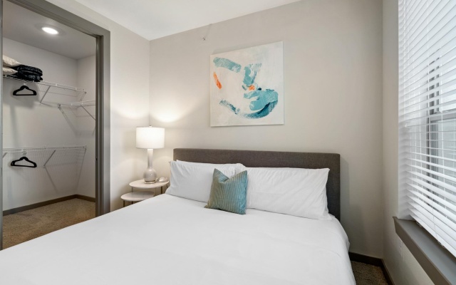 photo 4 of Arlington Artistic 2BD 2BA Apartment