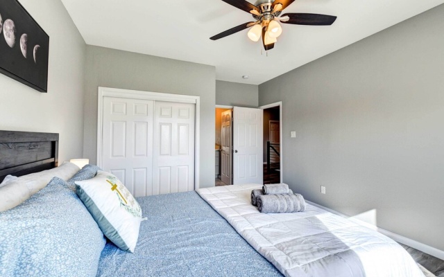 photo 4 of Arlington Home w/ Yard: 2 Mi to At&t Stadium!