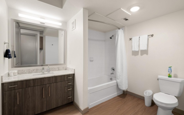 photo 4 of Arlington Luxe Studio Apartment
