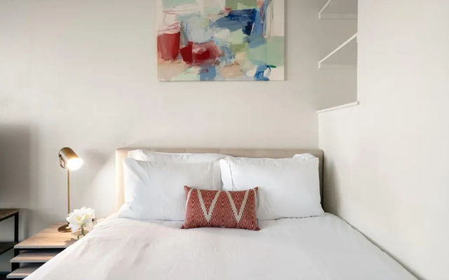 photo 2 of Arlington Sophisticated Studio Apartment